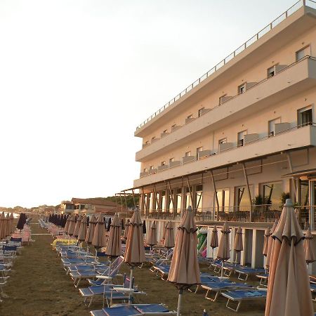 Hotel Parrini Follonica Esterno foto