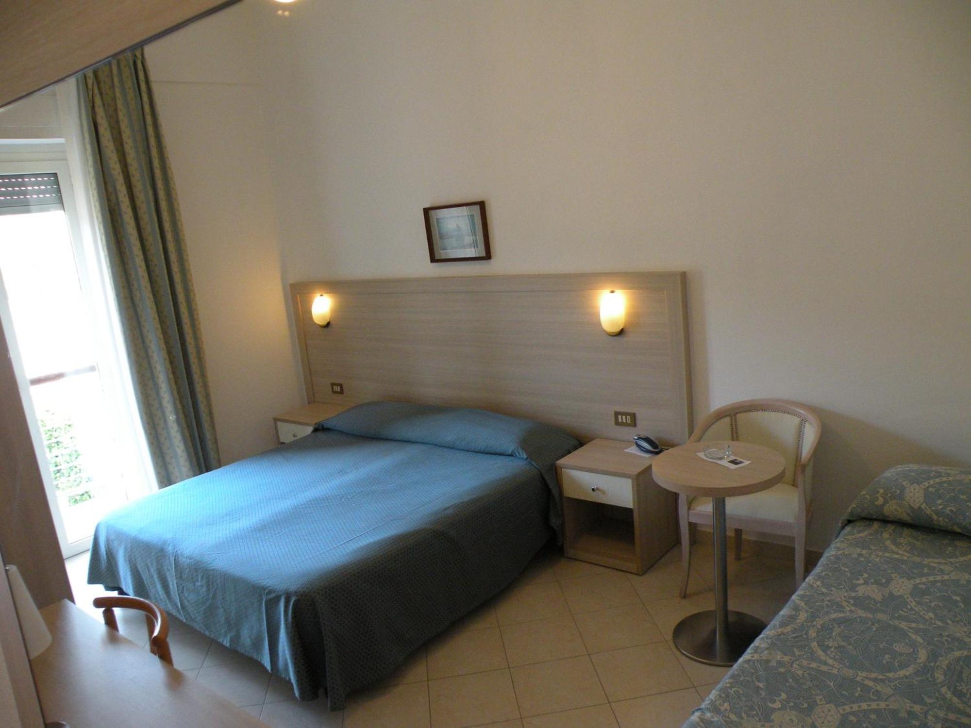 Hotel Parrini Follonica Camera foto