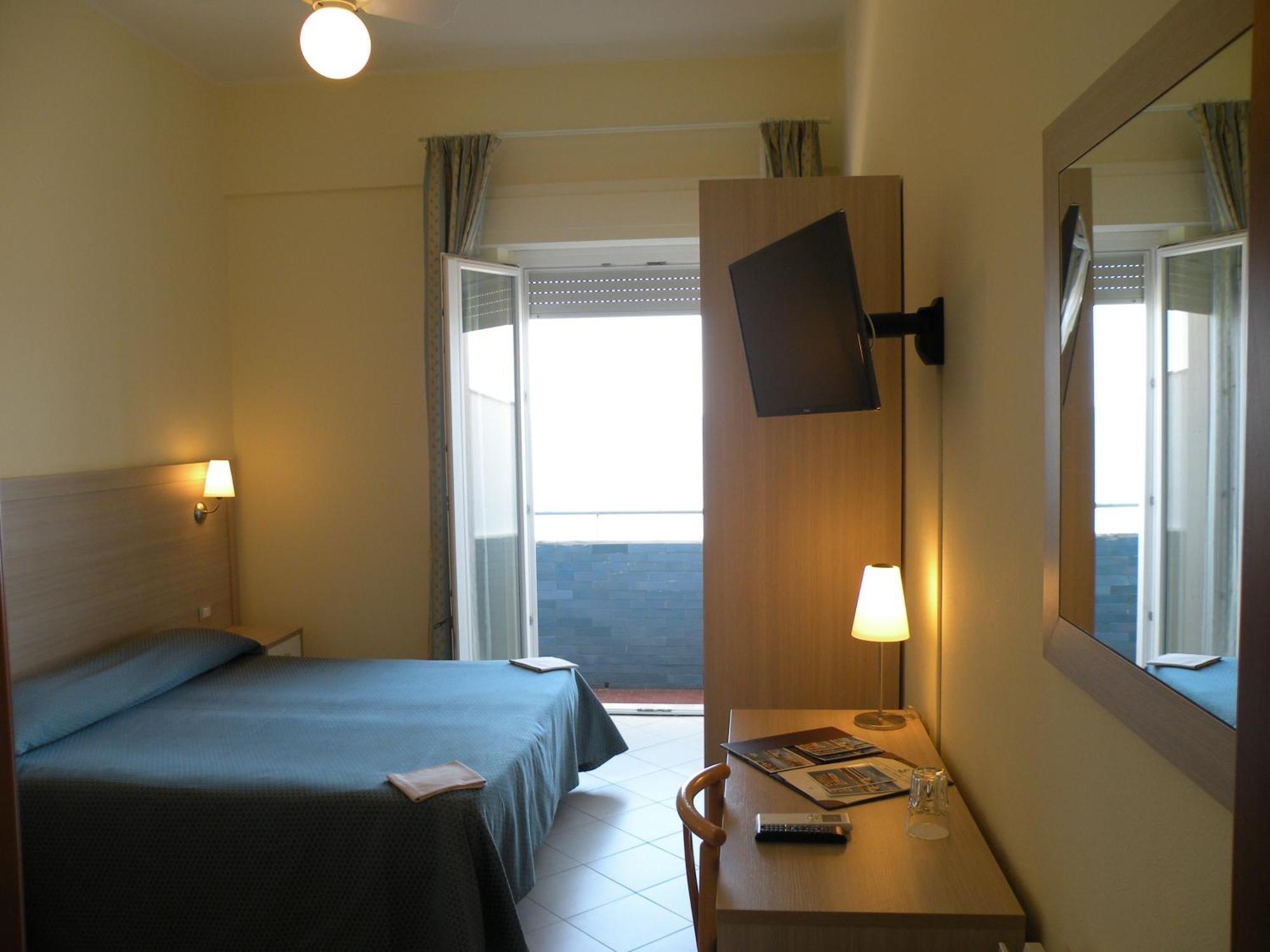 Hotel Parrini Follonica Camera foto