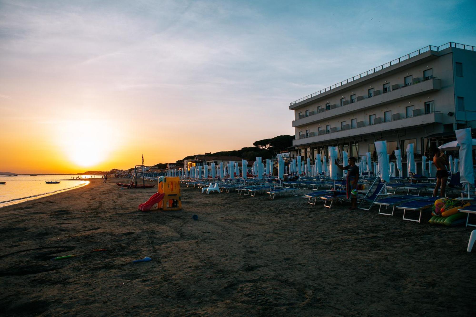 Hotel Parrini Follonica Esterno foto
