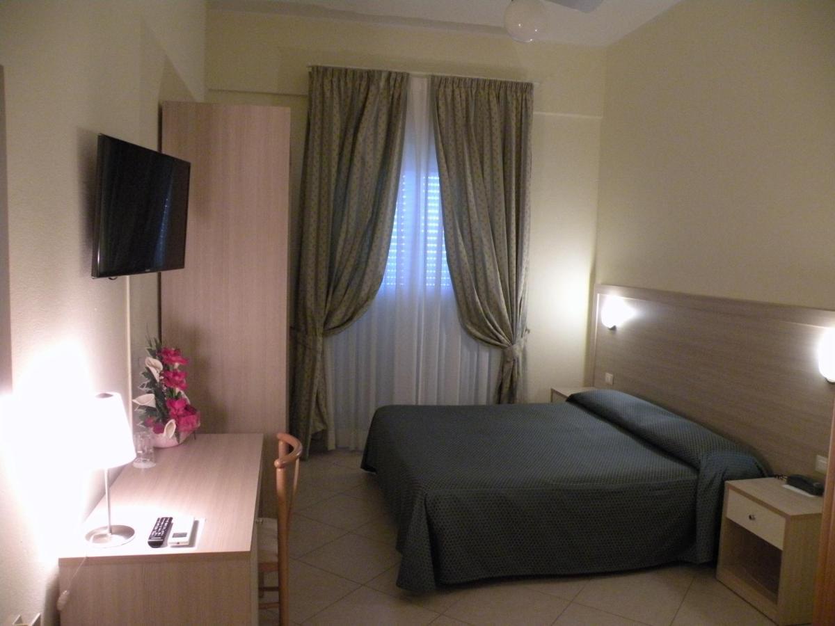 Hotel Parrini Follonica Esterno foto