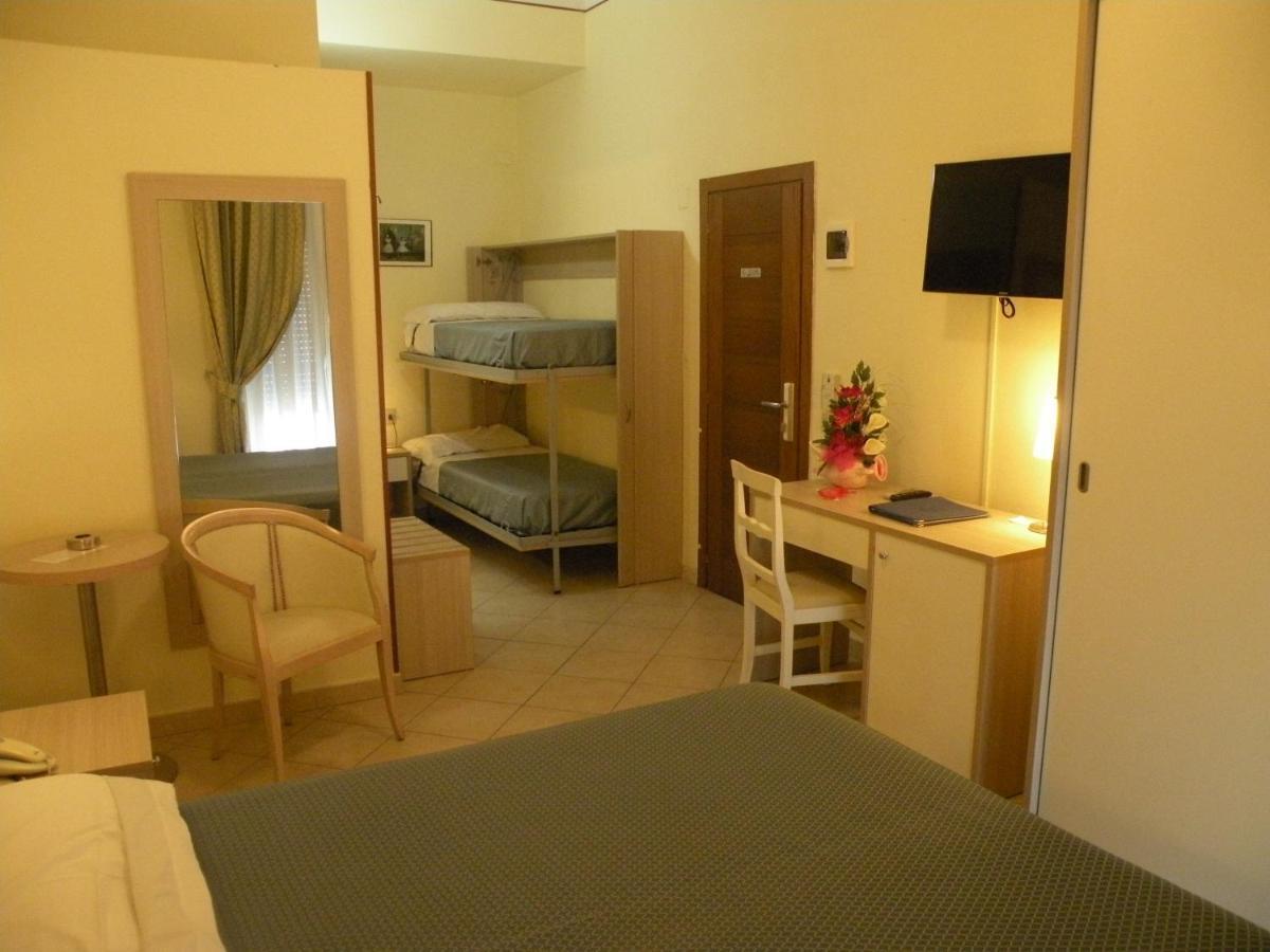Hotel Parrini Follonica Esterno foto